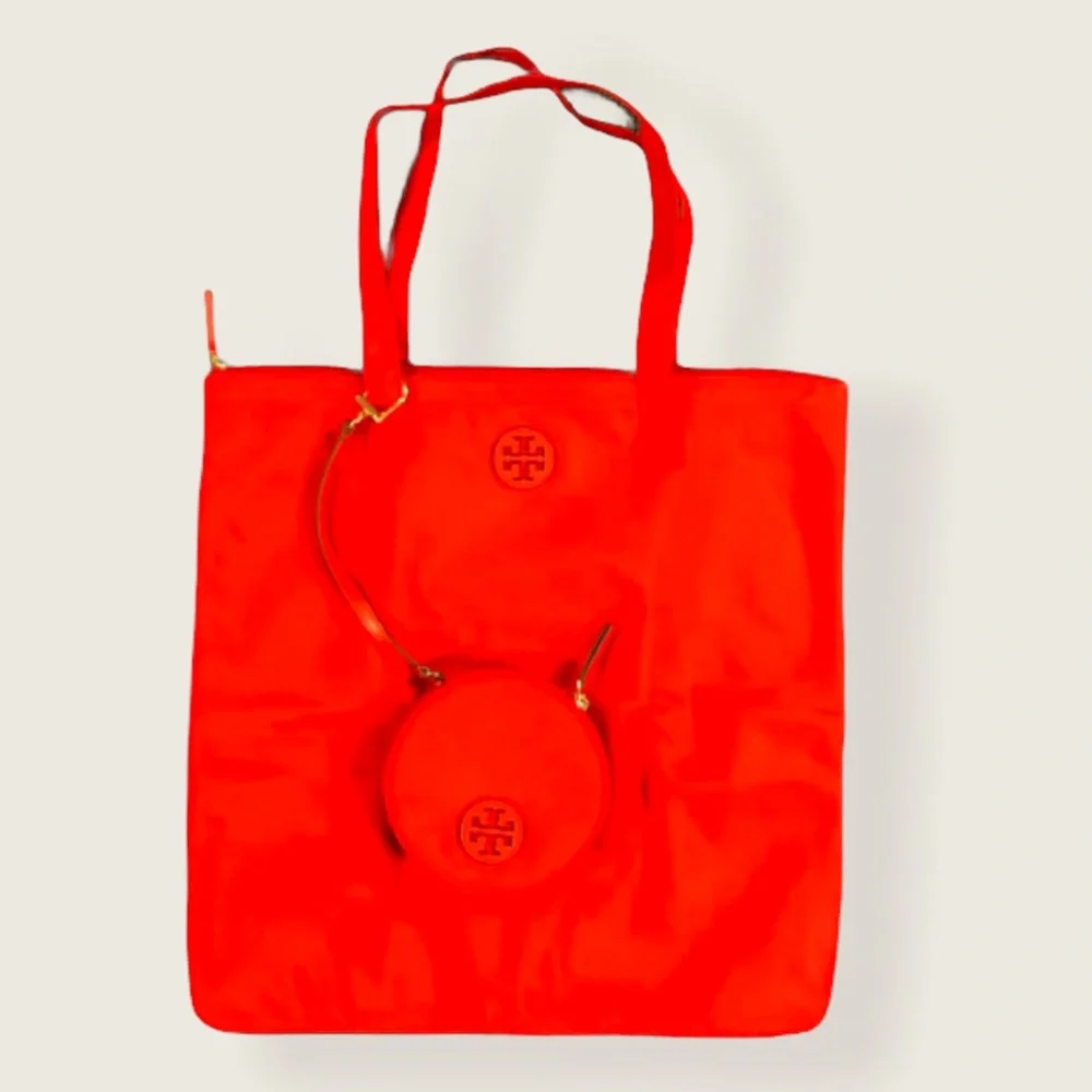 🎉 HP 🎉 🆕 Tory Burch Packable Nylon Tote Brilliant Red
